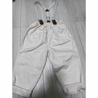 サスペンダー付きロールアップパンツ